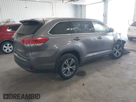 2017 Toyota Highlander LE with VIN 5TDBZRFH8HS386143, listed as a IAAI auction lot 42233604 with 44,507 mi miles and . Bid and sale history available at DreamBid. Image 4.