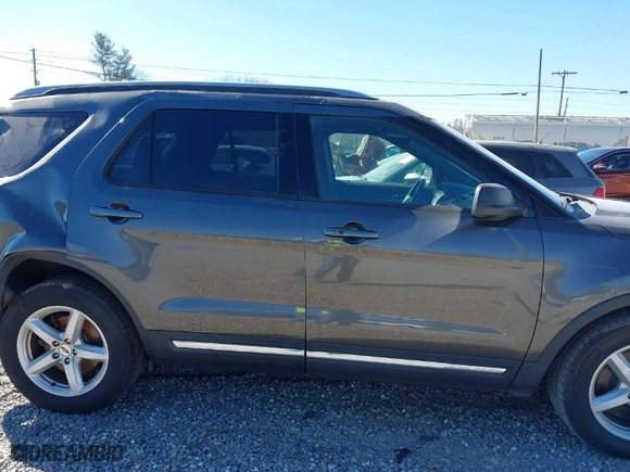 2019 Ford Explorer XLT with VIN 1FM5K7D89KGA32556, listed as a IAAI auction lot 41699226 with 69,938 mi miles. Bid and sale history available at carsss.com. Image 13.