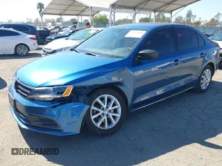 2015 Volkswagen Jetta SE with VIN 3VWD17AJXFM261556, listed as a IAAI auction lot 42227068 with 135,370 mi miles and . Bid and sale history available at DreamBid. Image 2.