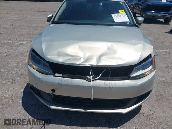 2011 Volkswagen Jetta Sedan SE w/Convenience & Sunroof with VIN 3VWDX7AJ9BM316541, listed as a IAAI auction lot 42037920 with 83,658 mi miles. Bid and sale history available at carsss.com. Image 6.