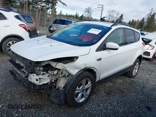 2016 Ford Escape SE z VIN 1FMCU9G96GUC15858, wystawiony jako IAAI lot #41799156 z przebiegiem 162 033 mil mil oraz . Historia ofert i sprzedaży dostępna na DreamBid. Obrazek 15.