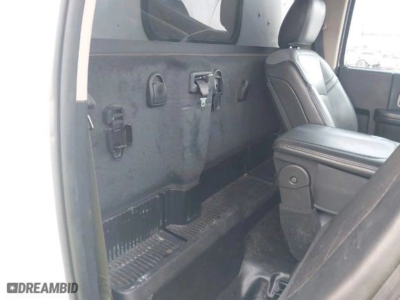 2019 Ram 2500 Tradesman with VIN 3C6MR5AJ7KG666337, listed as a IAAI auction lot 41439786 with 86,836 mi miles. Bid and sale history available at carsss.com. Image 8.