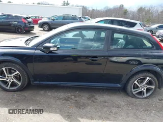 2013 Volvo C30 T5 with VIN YV1672MK4D2308774, listed as a IAAI auction lot 42005076 with 91,921 mi miles and . Bid and sale history available at DreamBid. Image 15.