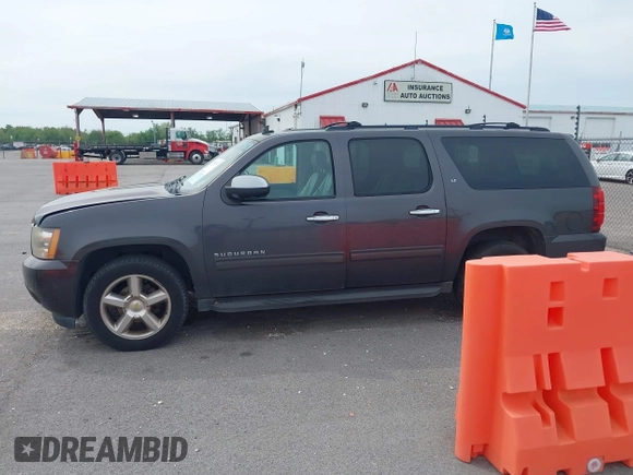2011 Chevrolet Suburban LT with VIN 1GNSCJE03BR255374, listed as a IAAI auction lot 41909327 with 279,698 mi miles. Bid and sale history available at carsss.com. Image 14.