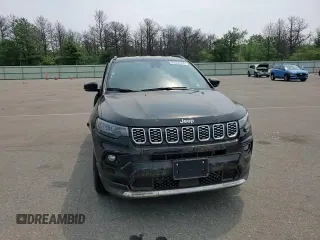 2025 Jeep Compass Limited с VIN 3C4NJDCN1ST502295, выставлен на аукционе Copart как лот 60655365 с пробегом 2 338 миль миль и Списание • Salvage title. История ставок и продаж доступна на DreamBid. Изображение 14.