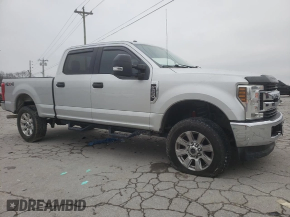 2018 Ford Super Duty F-250 SRW XL with VIN 1FT7W2B62JEB39366, listed as a Copart auction lot 45338955 with 161,626 mi miles and Clean Title. Bid and sale history available at carsss.com. Image 4.
