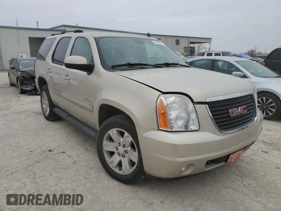 2007 GMC Yukon SLT with VIN 1GKFK13097R274362, listed as a Copart auction lot 44546475 with 224,044 mi miles and Salvage Title. Bid and sale history available at carsss.com. Image 4.