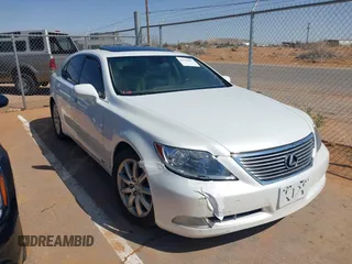 2007 Lexus LS 460 with VIN JTHBL46F275017817, listed as a IAAI auction lot 41958897 with 100,301 mi miles and . Bid and sale history available at DreamBid. Image 13.