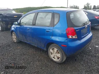2007 Chevrolet Aveo LS z VIN KL1TD66607B777199, wystawiony jako IAAI lot #42232845 z przebiegiem 255 666 mil mil oraz . Historia ofert i sprzedaży dostępna na DreamBid. Obrazek 3.