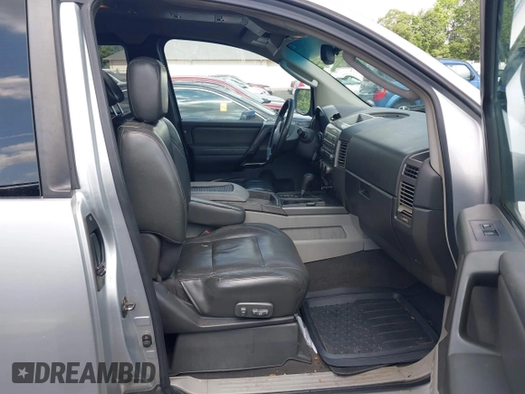 2004 Nissan Titan SE с VIN 1N6AA06A54N573032, выставлен на аукционе IAAI как лот 42479522 с пробегом 335 748 миль миль и . История ставок и продаж доступна на DreamBid. Изображение 5.