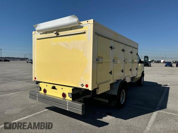 2021 FORD E450 SUPER DUTY CUTAWAY VAN with VIN 1FDXE4FN8MDC34245, listed as a Copart auction lot 74947084 with 70,651 mi miles and Clean Title. Bid and sale history available at DreamBid. Image 4.