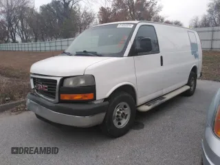 2014 GMC Savana Cargo Van with VIN 1GTW7FCA3E1915858, listed as a Copart auction lot 81833324 with 249,661 mi miles and Salvage Title. Bid and sale history available at carsss.com. Image 1.