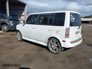2004 Scion xB with VIN JTLKT324140131210, listed as a IAAI auction lot 40911236 with 177,431 mi miles. Bid and sale history available at carsss.com. Image 3.