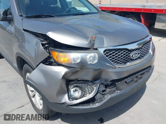2011 Kia Sorento EX with VIN 5XYKUDA29BG055919, listed as a IAAI auction lot 42105406 with 146,302 mi miles. Bid and sale history available at carsss.com. Image 6.