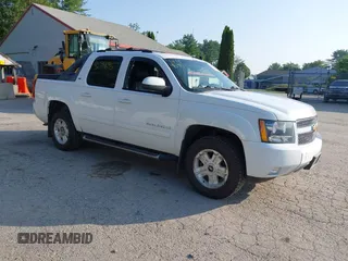 2011 Chevrolet Avalanche LT with VIN 3GNTKFE32BG353486, listed as a IAAI auction lot 42739696 with 123,879 mi miles and . Bid and sale history available at DreamBid. Image 1.