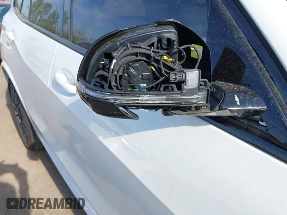 2024 BMW X5 xDrive40i z VIN 5UX23EU00R9S22536, wystawiony jako IAAI lot #42093624 z przebiegiem 48 802 mil mil oraz . Historia ofert i sprzedaży dostępna na DreamBid. Obrazek 17.