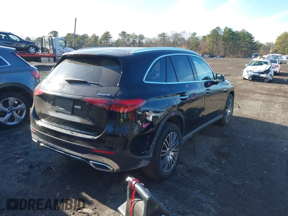 2025 Mercedes-Benz GLC with VIN W1NKM4HB9SF262473, listed as a IAAI auction lot 40948248 with 4,743 mi miles. Bid and sale history available at carsss.com. Image 4.