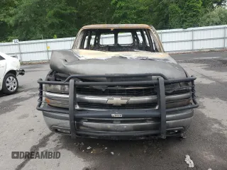 2001 Chevrolet Suburban LT with VIN 3GNGK26U11G234408, listed as a Copart auction lot 60958245 with Not provided miles and Salvage title. Bid and sale history available at DreamBid. Image 5.