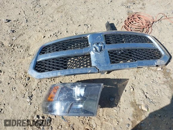 2017 Ram 1500 SLT z VIN 1C6RR6GG5HS678804, wystawiony jako IAAI lot #42050344 z przebiegiem 210 987 mil mil oraz . Historia ofert i sprzedaży dostępna na DreamBid. Obrazek 12.