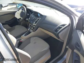 2012 Ford Focus SE with VIN 1FAHP3K27CL416859, listed as a IAAI auction lot 41418565 with 114,525 mi miles. Bid and sale history available at carsss.com. Image 5.