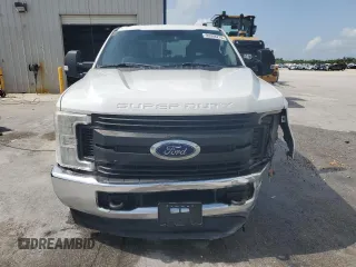 2019 Ford F-250 XL with VIN 1FT7W2BT8KED85152, listed as a Copart auction lot 59598275 with 171,026 mi miles and Salvage title. Bid and sale history available at DreamBid. Image 5.
