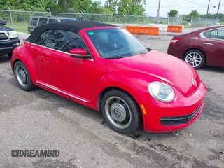 2013 Volkswagen Beetle 2.5L w/Sound/Nav с VIN 3VW5P7AT7DM802208, выставлен на аукционе IAAI как лот 42529609 с пробегом 75 807 миль миль и . История ставок и продаж доступна на DreamBid. Изображение 1.