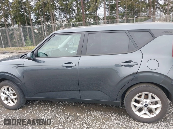 2022 Kia Soul LX with VIN KNDJ23AU5N7834572, listed as a IAAI auction lot 41829793 with 32,437 mi miles. Bid and sale history available at carsss.com. Image 13.