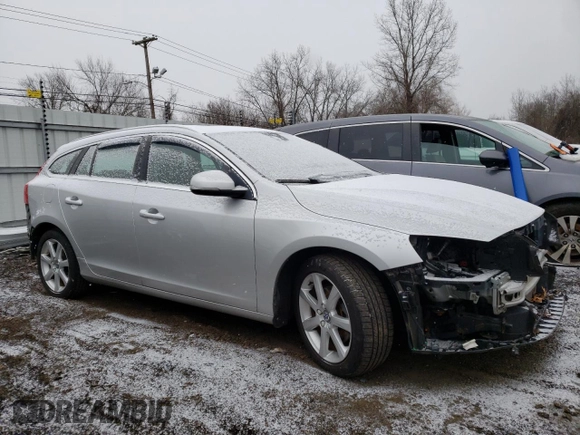 2016 Volvo V60 T5 Drive-E Premier z VIN YV140MEK3G1307244, wystawiony jako Copart lot #87429124 z przebiegiem 141 355 mil mil oraz Nie do naprawy • Non repairable. Historia ofert i sprzedaży dostępna na DreamBid. Obrazek 4.