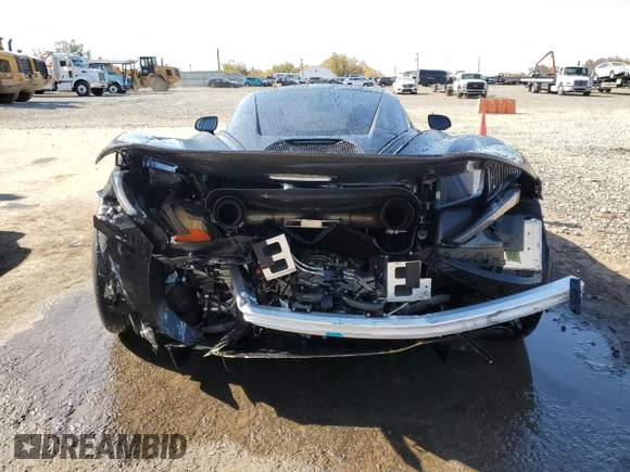 2018 McLaren 720S z VIN SBM14DCA9JW001142, wystawiony jako Copart lot #76969554 z przebiegiem Nie podano mil oraz Szkody całkowita. Historia ofert i sprzedaży dostępna na DreamBid. Obrazek 6.
