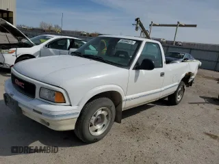 1996 GMC Sonoma with VIN 1GTCS144XT8504023, listed as a Copart auction lot 50996815 with 116,670 mi miles and Salvage Title. Bid and sale history available at carsss.com. Image 1.