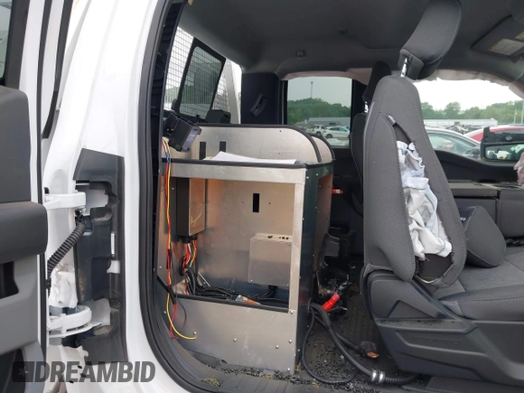 2024 Ford F-250 XL with VIN 1FT7X2BA9REC20703, listed as a IAAI auction lot 42271124 with Not provided miles and . Bid and sale history available at DreamBid. Image 8.