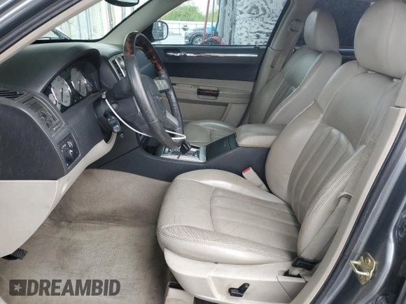 2006 Chrysler 300 C with VIN 2C3KA63H26H218136, listed as a Copart auction lot 49209315 with 215,682 mi miles and Salvage Title. Bid and sale history available at carsss.com. Image 7.