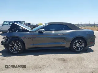 2017 Ford Mustang GT Premium z VIN 1FATP8FFXH5287242, wystawiony jako IAAI lot #42294315 z przebiegiem 92 831 mil mil oraz . Historia ofert i sprzedaży dostępna na DreamBid. Obrazek 14.