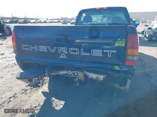 2002 Chevrolet Silverado 1500 with VIN 1GCEC14W22Z151678, listed as a IAAI auction lot 41788024 with 104,195 mi miles. Bid and sale history available at carsss.com. Image 6.