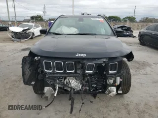 2019 Jeep Compass Latitude with VIN 3C4NJCBB7KT851656, listed as a Copart auction lot 88621445 with Not Provided miles and Salvage Title. Bid and sale history available at DreamBid. Image 5.