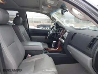 2007 Toyota Tundra LTD with VIN 5TFEV58137X032038, listed as a IAAI auction lot 41788992 with 120,600 mi miles. Bid and sale history available at carsss.com. Image 5.
