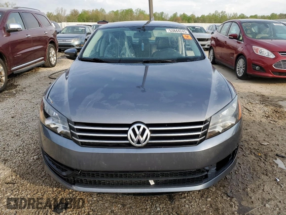 2015 Volkswagen Passat Limited Edition Edition z VIN 1VWAT7A34FC038364, wystawiony jako Copart lot #53844245 z przebiegiem 205 658 mil mil oraz Nie do naprawy • Non repairable. Historia ofert i sprzedaży dostępna na DreamBid. Obrazek 5.