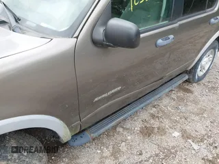 2002 Ford Explorer XLS z VIN 1FMZU62K92ZC75860, wystawiony jako IAAI lot #42333766 z przebiegiem 324 101 mil mil oraz . Historia ofert i sprzedaży dostępna na DreamBid. Obrazek 6.