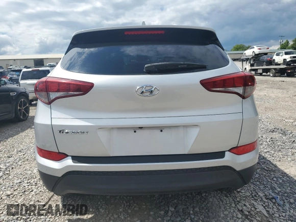 2017 Hyundai Tucson SE z VIN KM8J23A45HU306130, wystawiony jako Copart lot #55760375 z przebiegiem 106 294 mil mil oraz Czysty tytuł • Clean title. Historia ofert i sprzedaży dostępna na DreamBid. Obrazek 6.