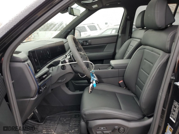 2025 Hyundai Santa Fe Calligraphy with VIN 5NMP5DGL4SH069414, listed as a Copart auction lot 81755404 with 14 mi miles and Salvage Title. Bid and sale history available at carsss.com. Image 7.