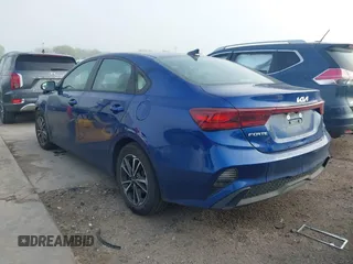 2023 Kia Forte LXS z VIN 3KPF24AD7PE652788, wystawiony jako IAAI lot #41854554 z przebiegiem 48 674 mil mil oraz . Historia ofert i sprzedaży dostępna na DreamBid. Obrazek 3.
