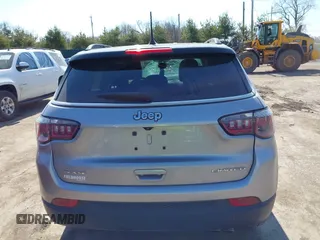 2018 Jeep Compass Limited with VIN 3C4NJDCB9JT283493, listed as a IAAI auction lot 41776578 with 117,876 mi miles. Bid and sale history available at carsss.com. Image 16.