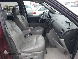 2008 Chevrolet Uplander LT w/1LT with VIN 1GNDV33W08D188227, listed as a IAAI auction lot 41489557 with 163,725 mi miles. Bid and sale history available at carsss.com. Image 5.
