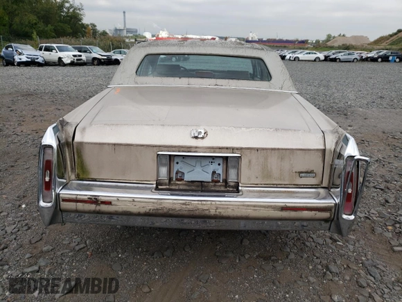 1992 Cadillac Brougham z VIN 1G6DW5479NR710170, wystawiony jako Copart lot #70194164 z przebiegiem Nie podano mil oraz Nie do naprawy • Non repairable. Historia ofert i sprzedaży dostępna na DreamBid. Obrazek 6.