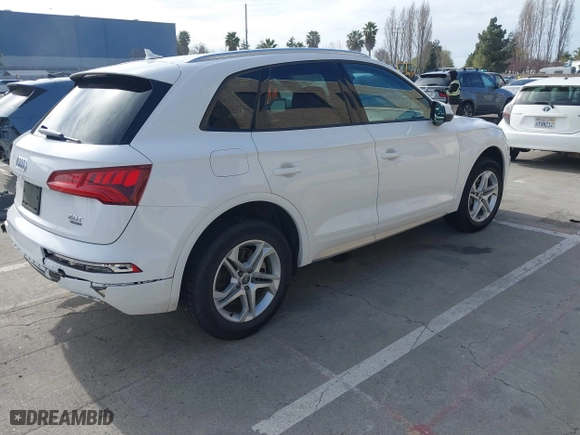 2018 Audi Q5 Premium with VIN WA1ANAFY5J2065919, listed as a IAAI auction lot 41692587 with 79,733 mi miles. Bid and sale history available at carsss.com. Image 4.