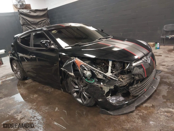 2015 Hyundai Veloster RE:FLEX with VIN KMHTC6AD2FU223615, listed as a IAAI auction lot 41388773 with 111,381 mi miles. Bid and sale history available at carsss.com. Image 1.