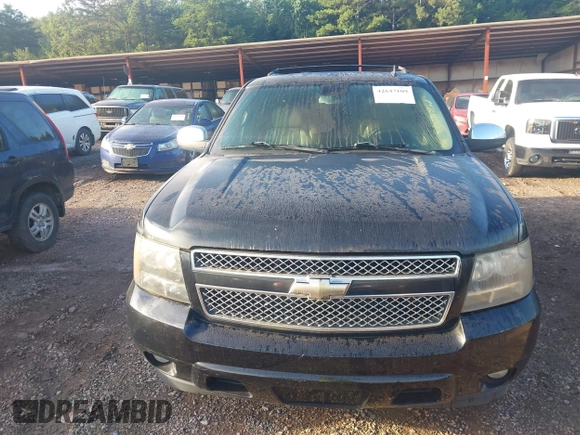 2008 Chevrolet Suburban 3LT with VIN 1GNFC16J08J199636, listed as a IAAI auction lot 42647109 with 201,233 mi miles and . Bid and sale history available at DreamBid. Image 6.
