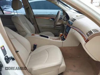 2009 Mercedes-Benz E 350 Luxury z VIN WDBUF56X59B435842, wystawiony jako IAAI lot #41402869 z przebiegiem 133 970 mil mil oraz . Historia ofert i sprzedaży dostępna na DreamBid. Obrazek 5.