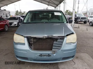 2008 Chrysler Town & Country LX with VIN 2A8HR44H38R831695, listed as a IAAI auction lot 42096656 with 254,424 mi miles and . Bid and sale history available at carsss.com. Image 12.
