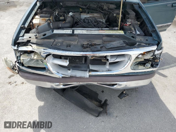 1997 Ford Explorer XLT с VIN 1FMDU32PXVUD09813, выставлен на аукционе Copart как лот 61066325 с пробегом 222 538 миль миль и Списание • Salvage title. История ставок и продаж доступна на DreamBid. Изображение 12.